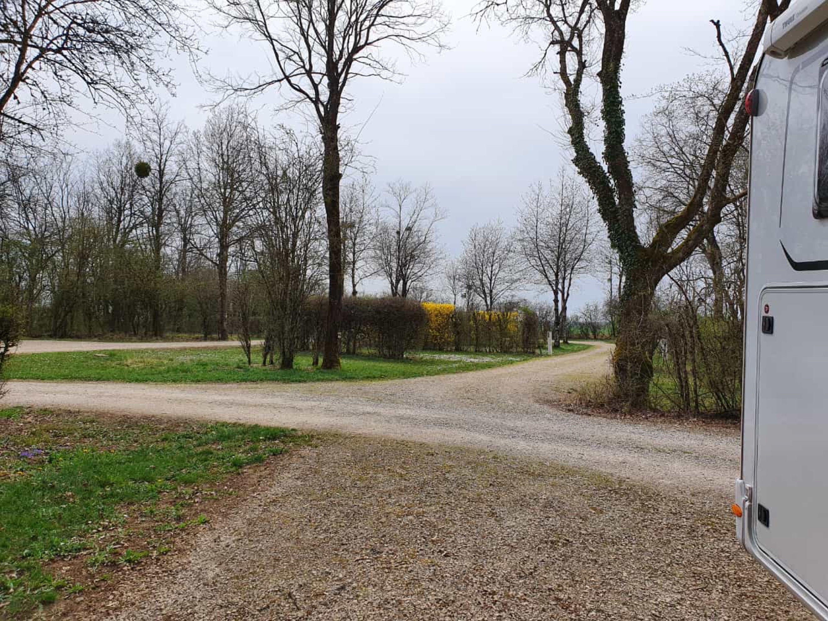 Camping de la Croix d'Arles — Kemp in Bourg / Grand Est