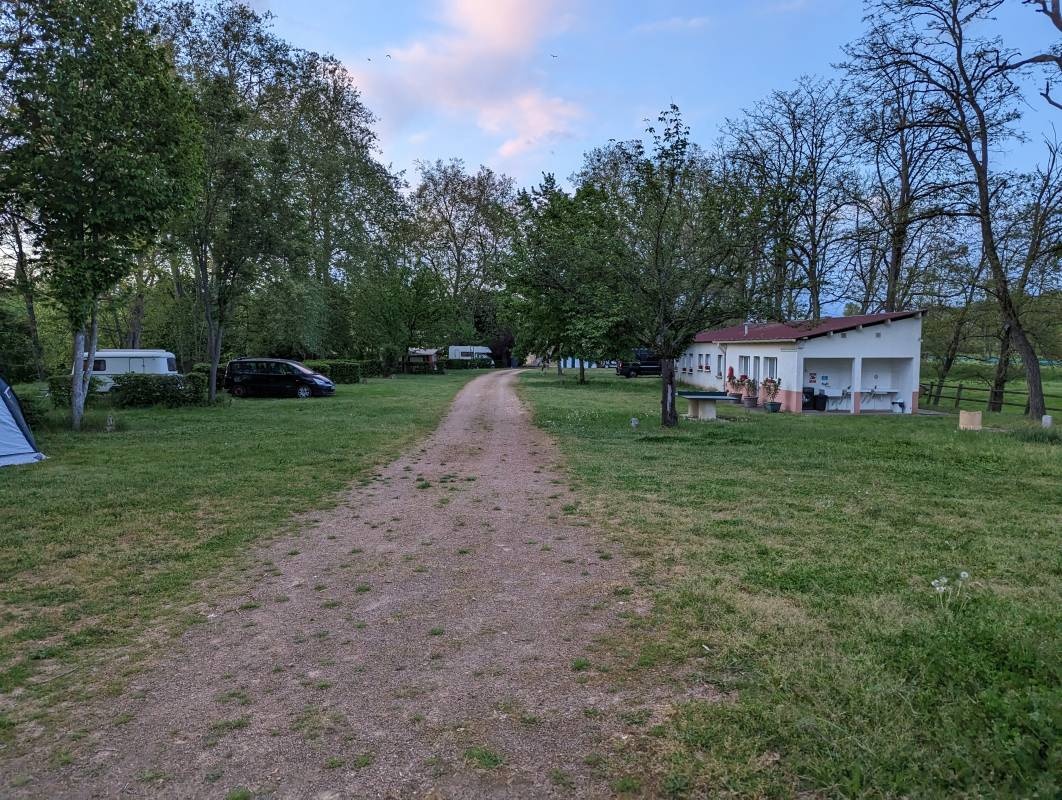 Camping de la Plage — Campingplats in Urçay