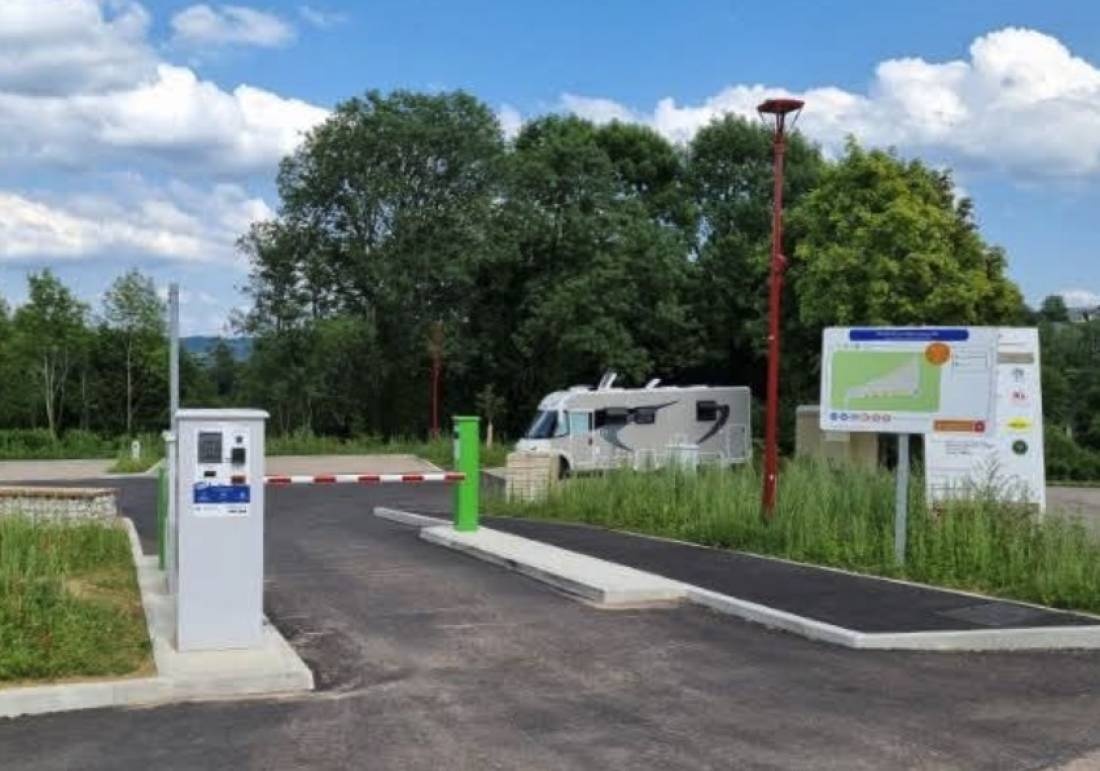 Stellplatz Château-Renault — Area di sosta in Château-Renault
