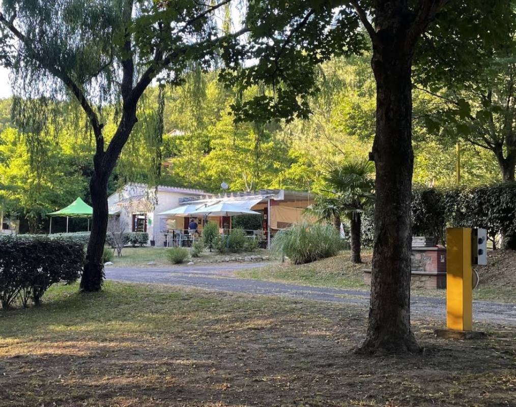 Camping Verte Rive ** — Campingplass in Saint-Laurent-de-Cerdans 