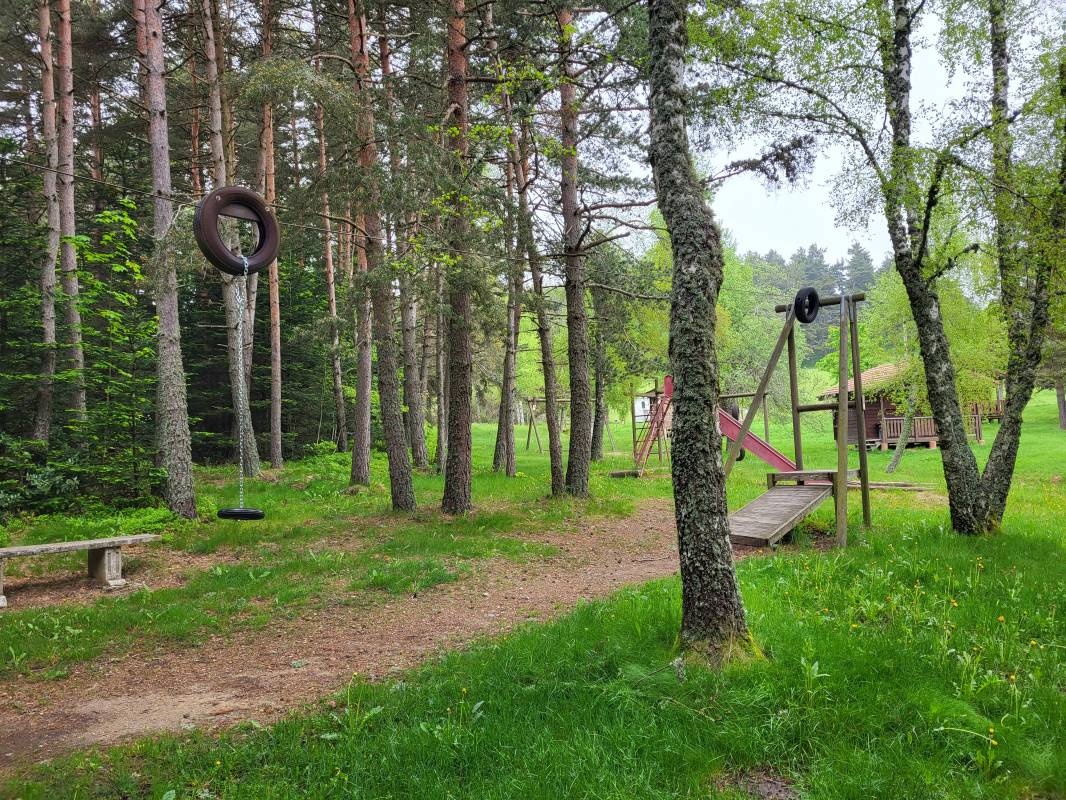 Camping Municipal de Lalouvesc — 露营地 in Lalouvesc / Auvergne-Rhône-Alpes