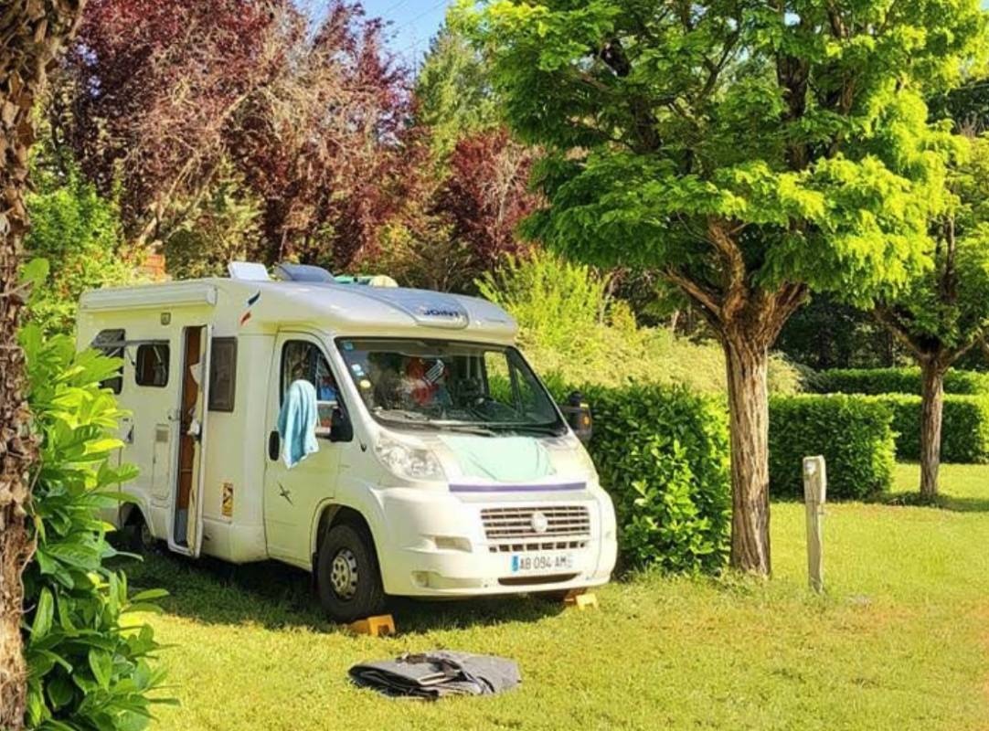 Camping du Lac - Les Auzerals — Campingplats in Rabastens
