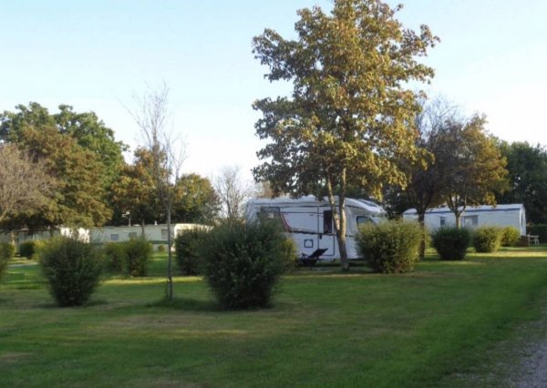 Camping du-Vièvre ** — Photo 2