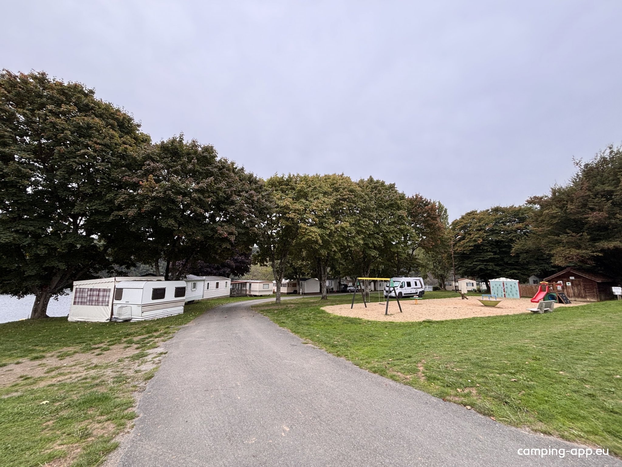 Camping Municipal de Fougères *** — Місце для кемпінгу in Saint-Plantaire