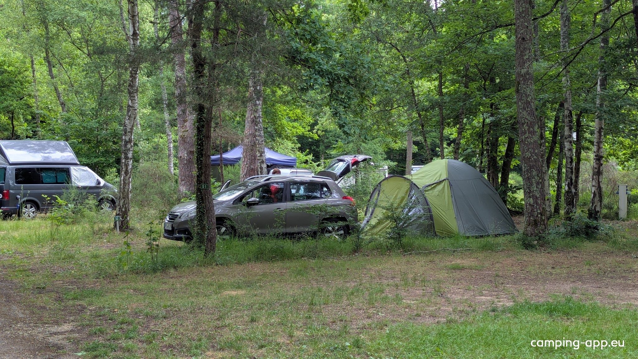 Camping La Calanque — Kamp yeri in Saint-Fargeau 