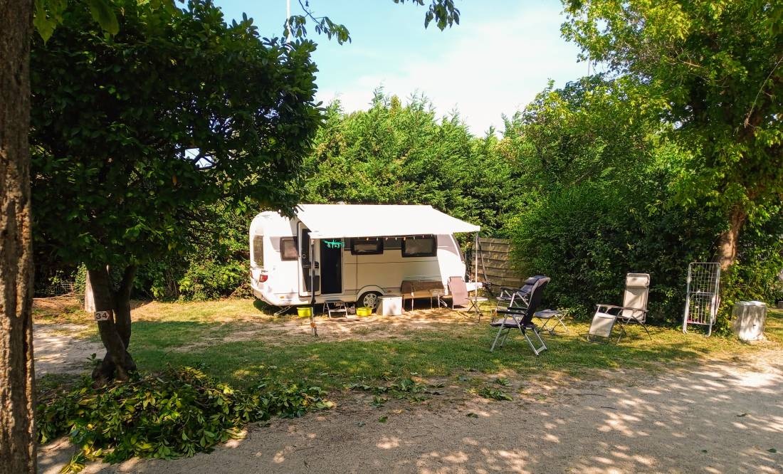Camping Sainte Croix — Campingplats in Sarrians / Provence-Alpes-Côte d'Azur