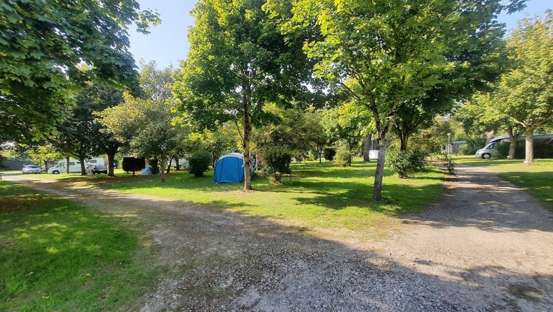 Camping La Pinède — Campingplass in Étaples