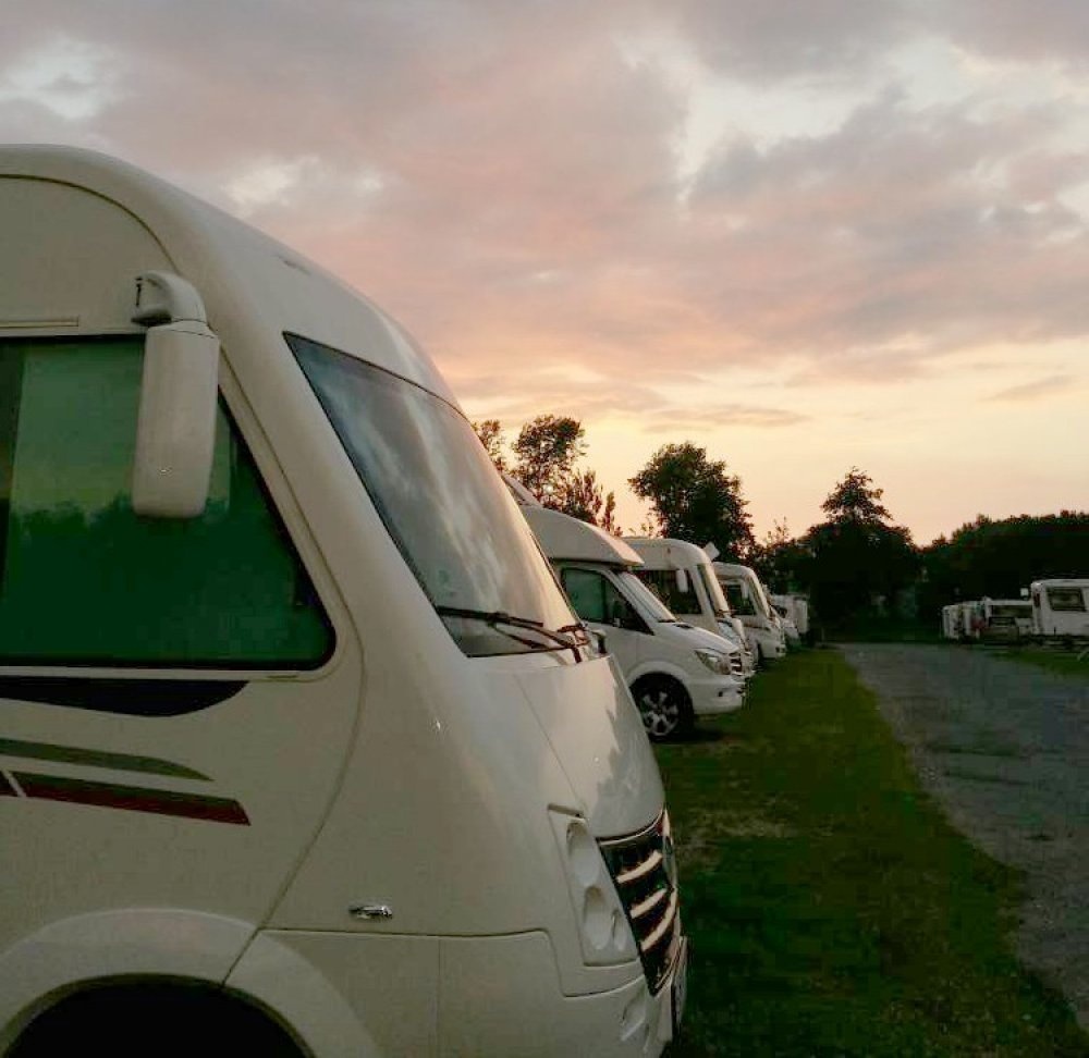 Stellplatz Am Schiffertor Stade — Area di sosta in Stade