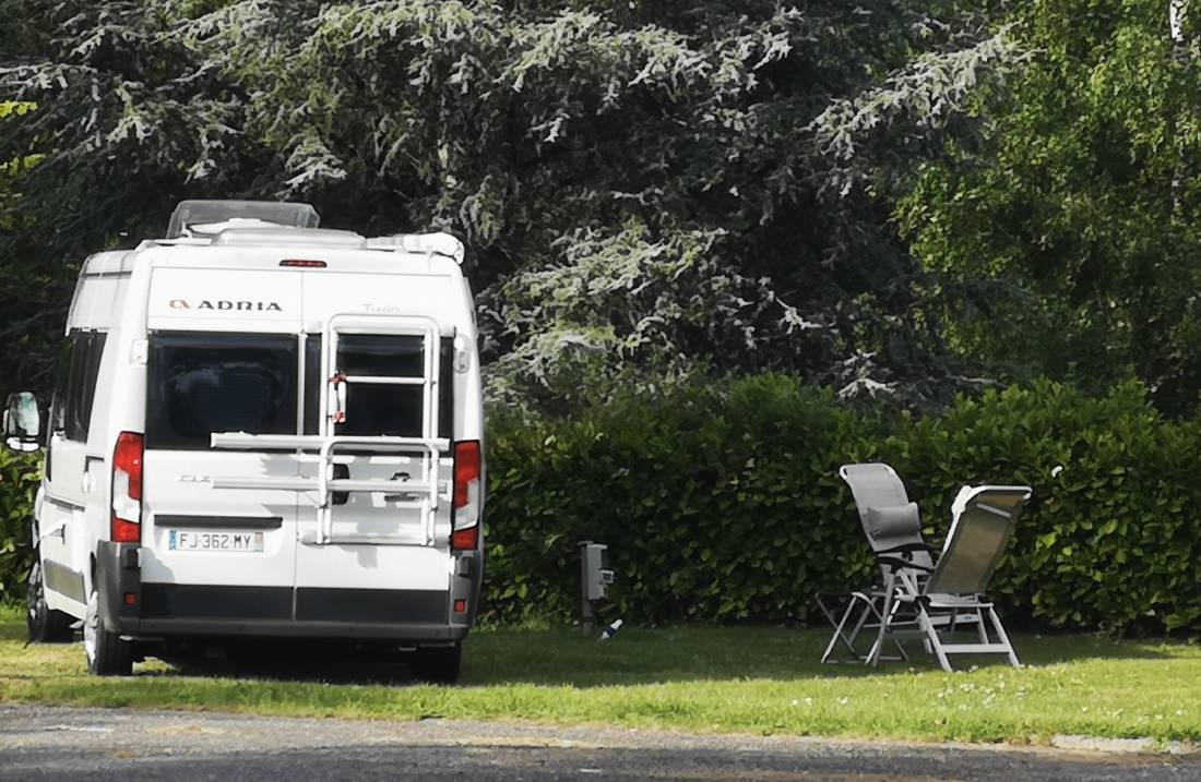 Camping et village Le Lac ** — Kemping in Boulogne-sur-Gesse