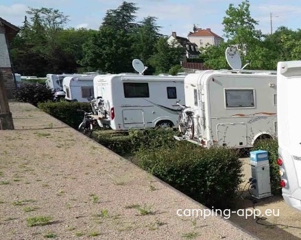 Camping Municipal du Lac *** — Kemp in Néris-les-Bains / Auvergne-Rhône-Alpes