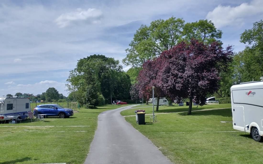Camping La Montagne de Reims — Camping in Val-de-Vesle