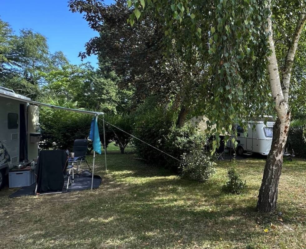 Camping le Madiran — Kamp yeri in Madiran