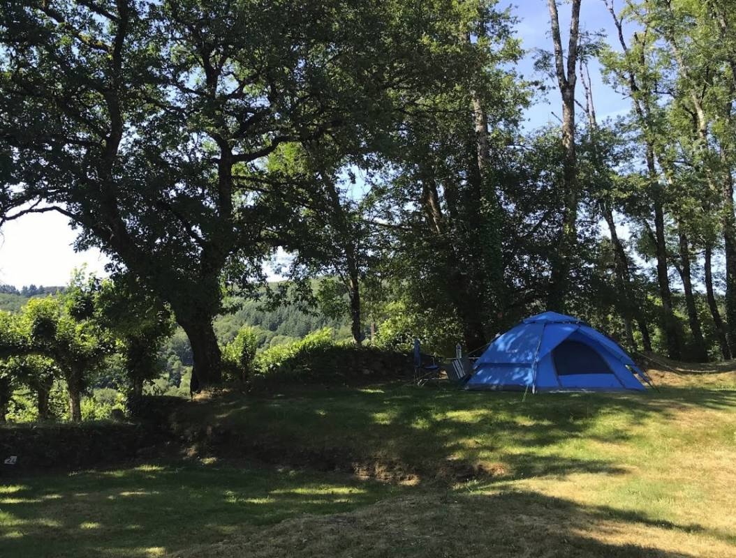 Camping Saint-Pierre-Château — Місце для кемпінгу in Eymoutiers