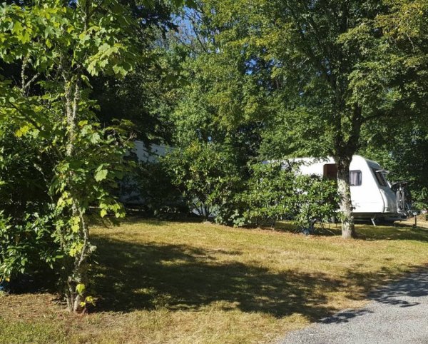 Camping Saint-Pierre-Château — Photo 3