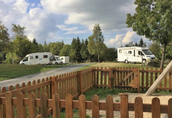 Camping Municipal Nasbinals ** — Photo 2