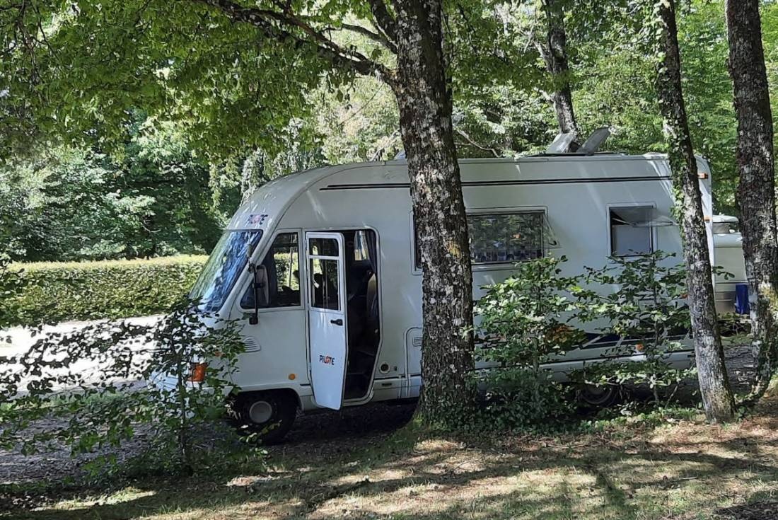 Camping de la Chataigneraie ** — Cámping in Camps-Saint-Mathurin-Léobazel