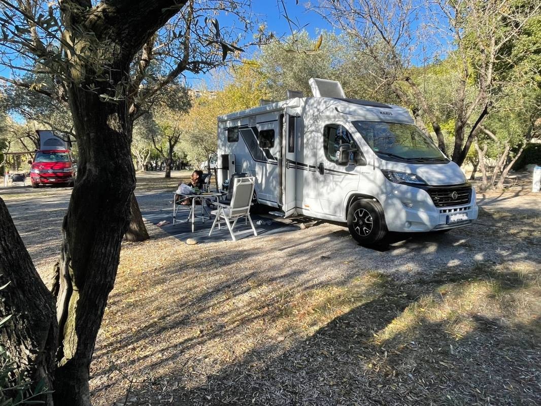 Camping Les Roches ** — Camping Site in Sainte-Croix-du-Verdon 