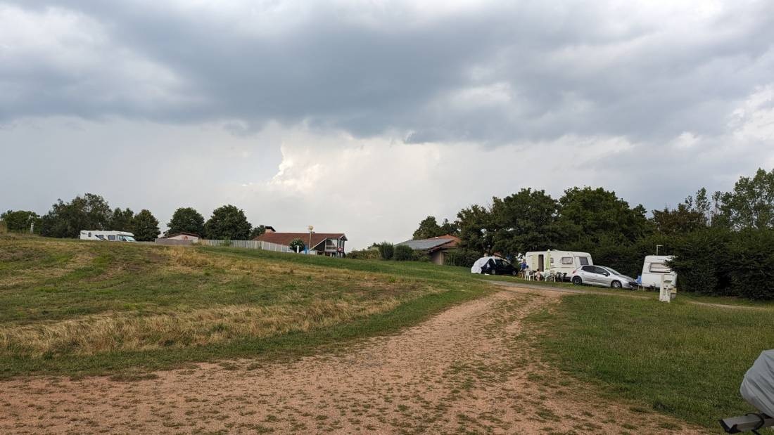 Camping la Route Bleue — Kemp in Balbigny