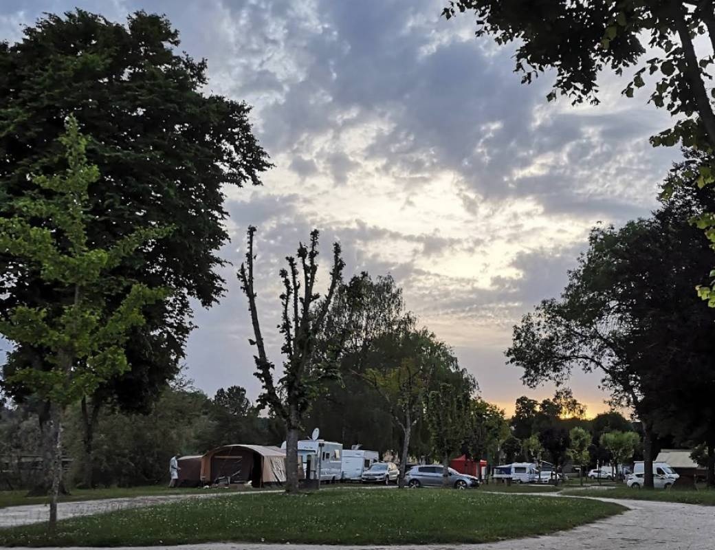 Camping Saône Jolie * — Місце для кемпінгу in Scey-sur-Saône-et-Saint-Albin