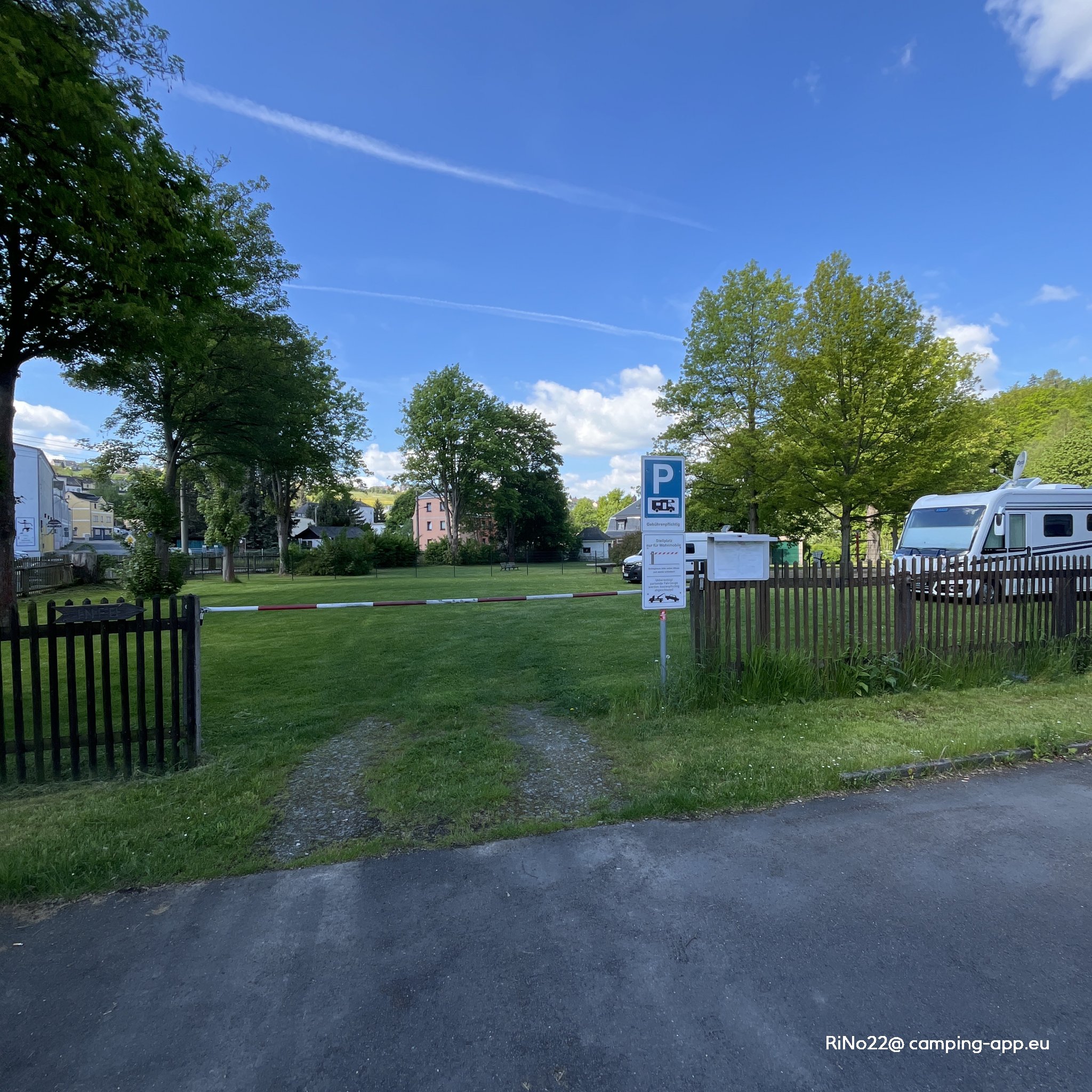 Stellplatz am Schwimmbad Greiz — Campervan Site in Greiz-Aubachtal