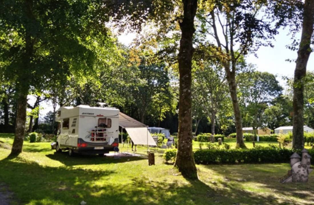 Camping Le Lac O Fées *** — Camping in Priziac