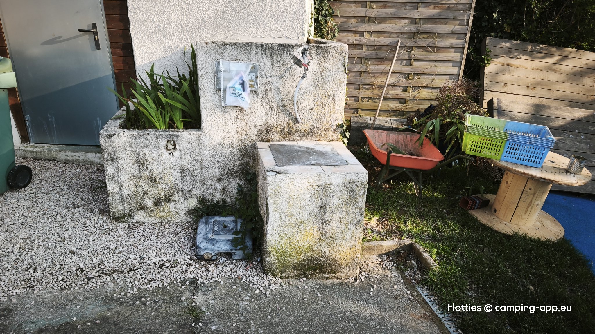 Camping Floral — Photo 3