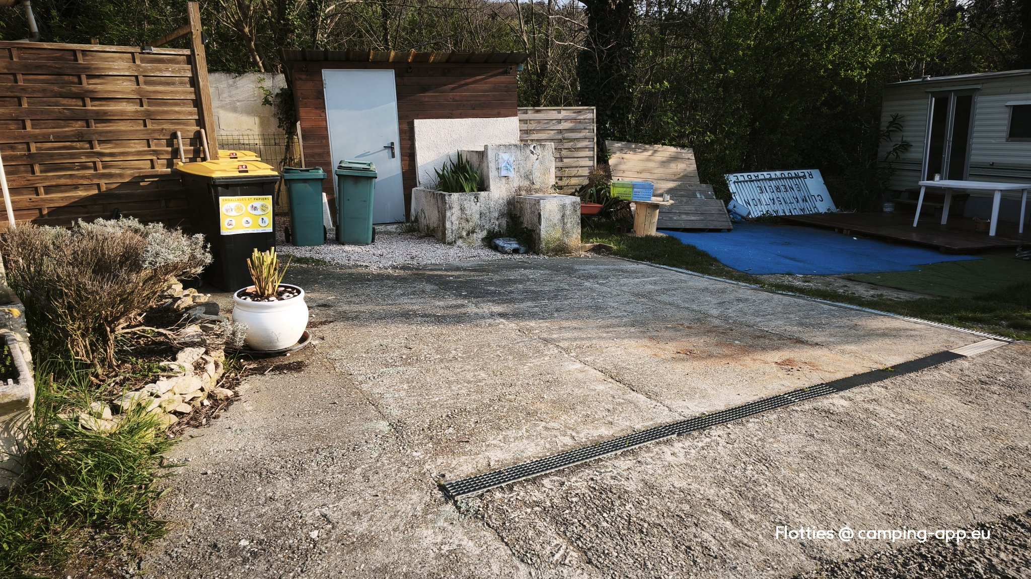 Camping Floral — Photo 6