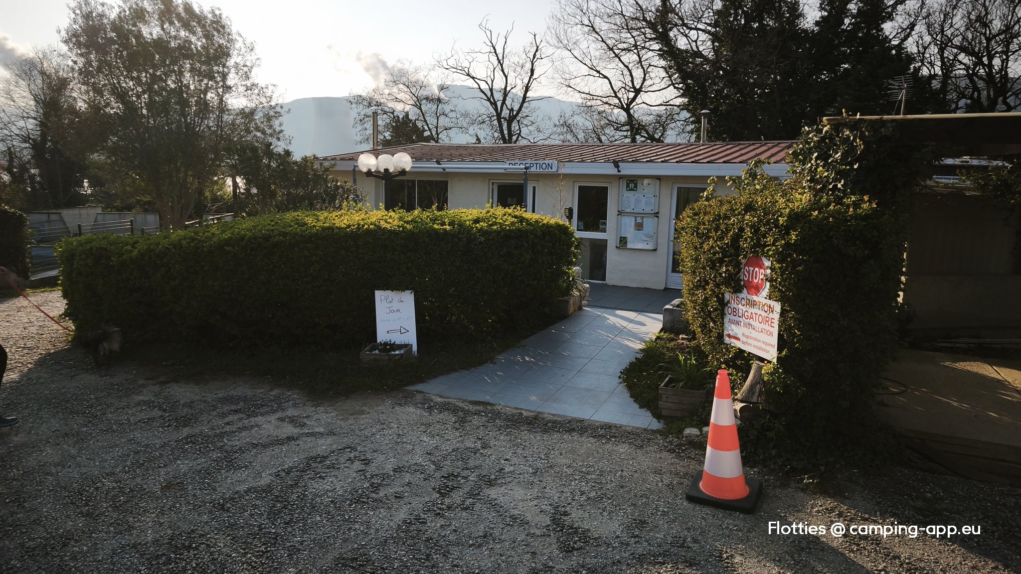 Camping Floral — Photo 5