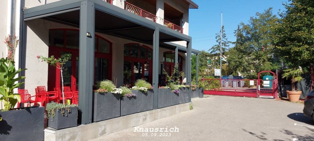 Camping Les Trois Pucelles — Camping in Seyssins / Auvergne-Rhône-Alpes