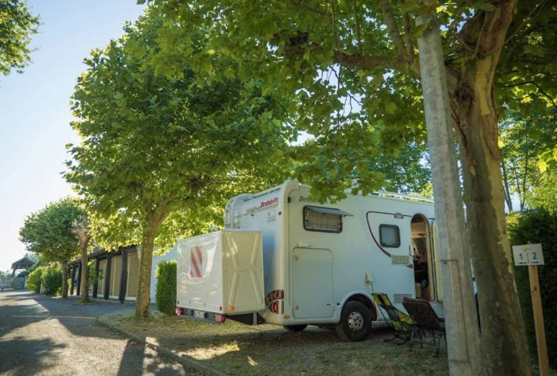 Camping Paradies Les Rives de l'Adour *** — Camping in Saint-Sever