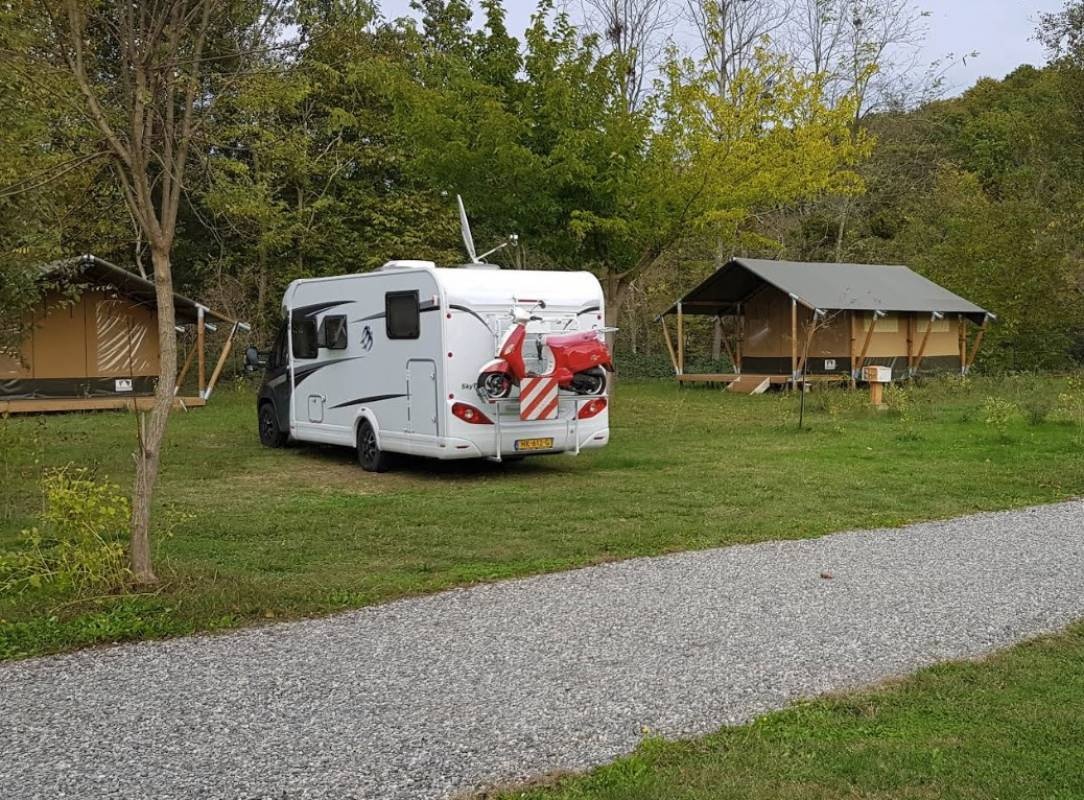 Camping Les Eychecadous *** — Kemp in Artigat