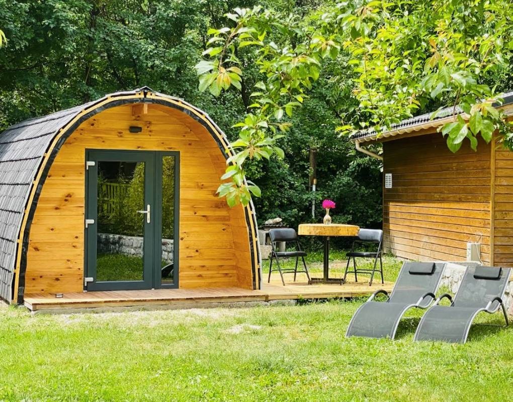 Camping Domaine de l'Amitié — Kamp yeri in Touët-sur-Var