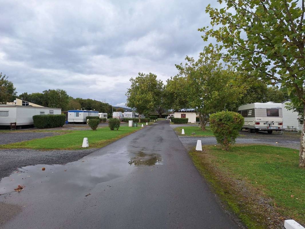 Camping Plan d’Eau — Campingplatz in Givet