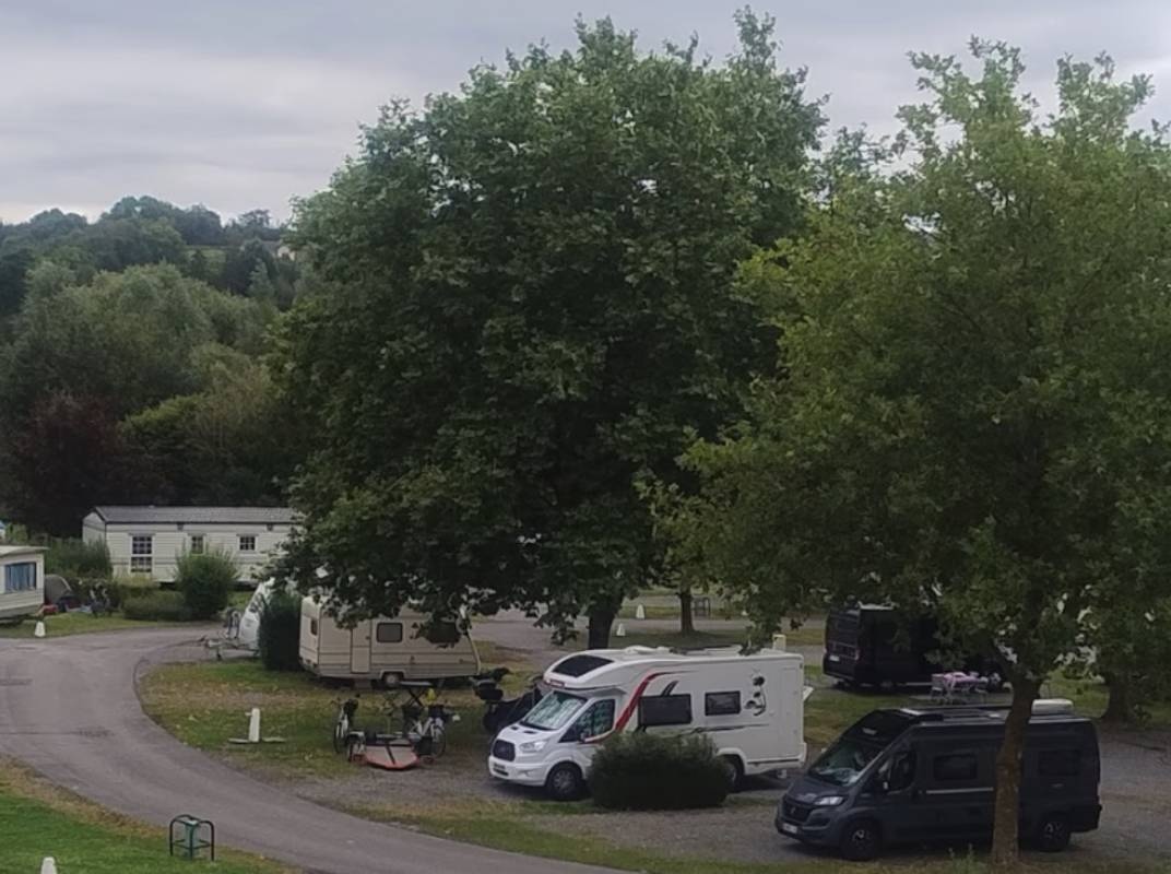 Camping Plan d’Eau — Campingplatz in Givet