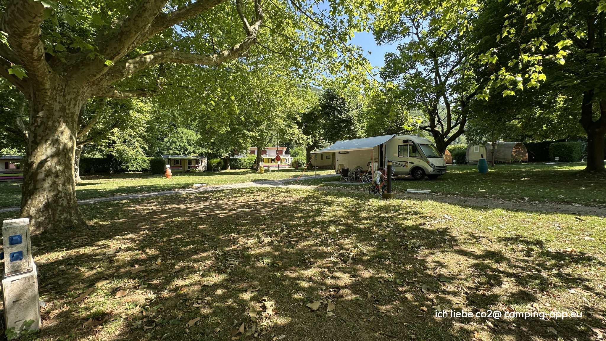 Camping Le Bois de Cornage — Camping in Vizille