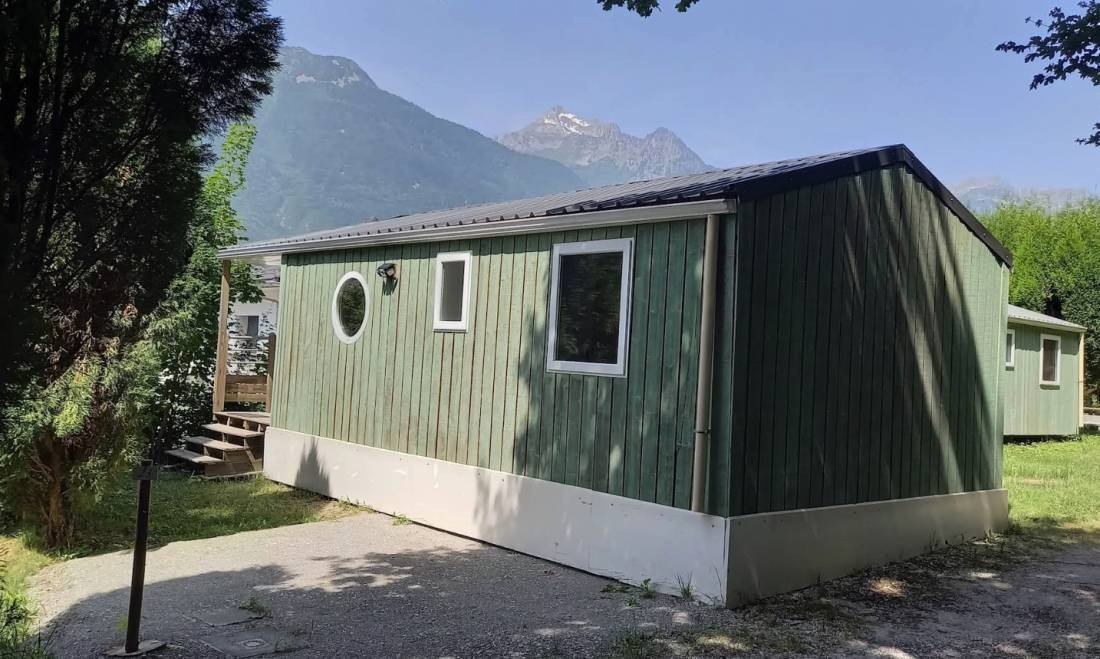 Camping Le Bois Joli *** — Camping Site in Saint-Martin-sur-la-Chambre 