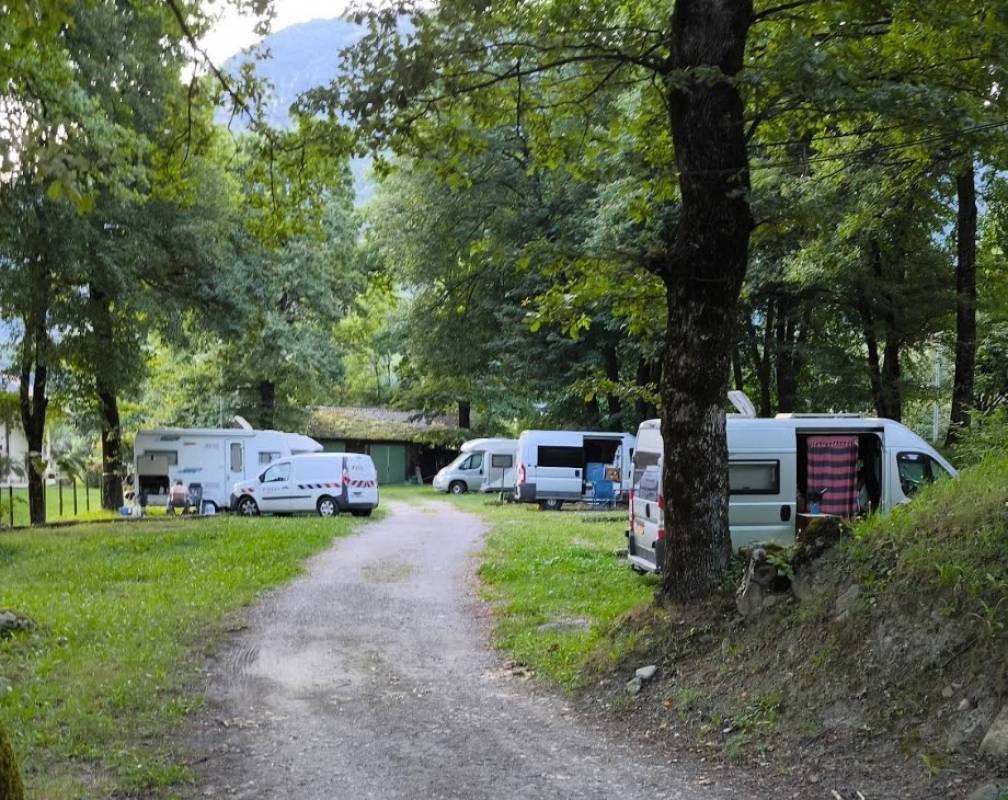 Camping Le Bois Joli *** — Camping in Saint-Martin-sur-la-Chambre 