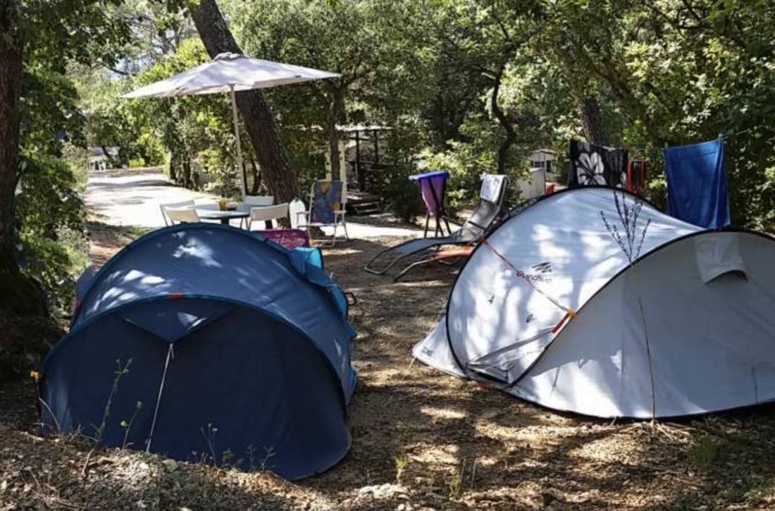 Camping Les Bois de Mont Redon — Kamp yeri in La Crau