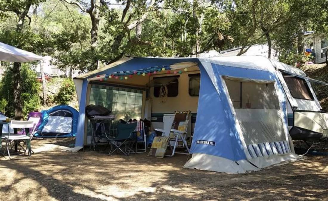 Camping Les Bois de Mont Redon — Camping Site in La Crau