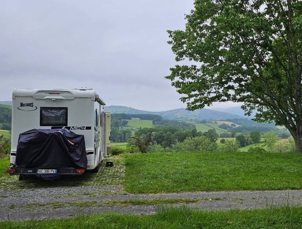 Camping Bachoc Farm Basque Country — Sítio de acampamento in Suhescun