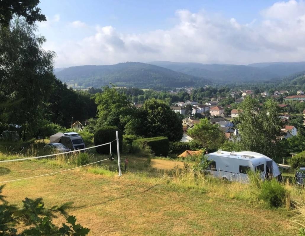 Camping du Château *** — Camping Site in Granges-Aumontzey