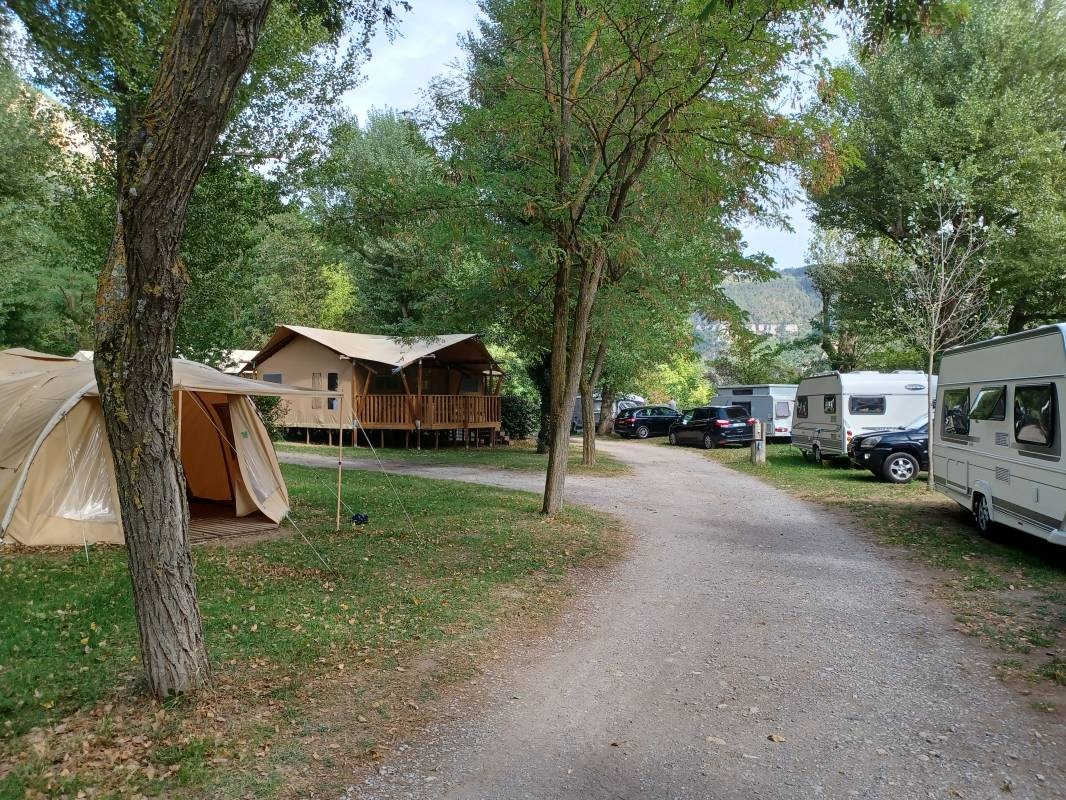 Camping Saint Lambert *** — Campingplats in Millau / Occitanie
