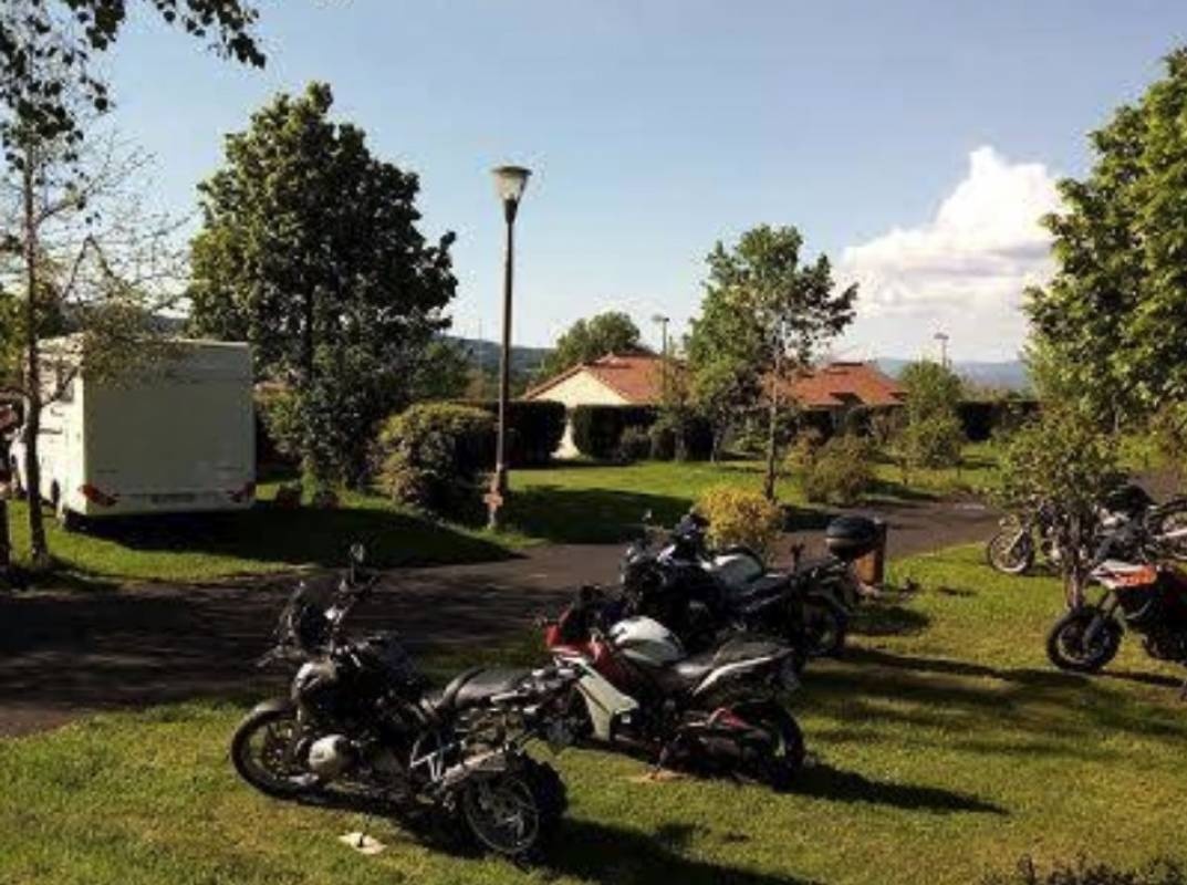 Village De Vacances et Spa Saviloisirs *** — 露营地 in Saint-Amant-Roche-Savine