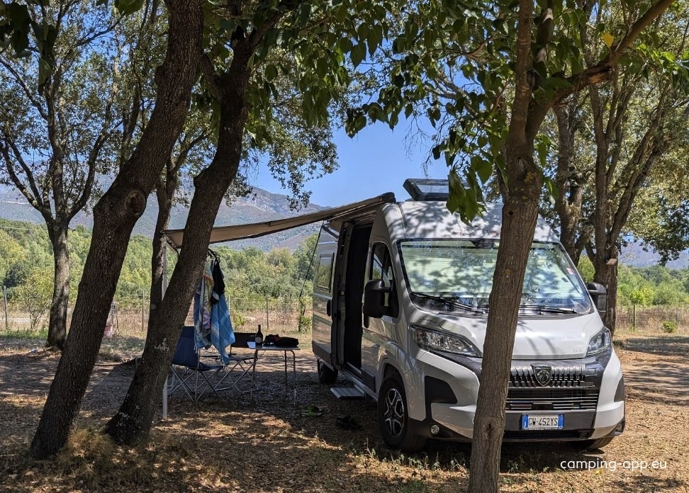 Camping Santa Barbara — Sítio de acampamento in Corte / Corse