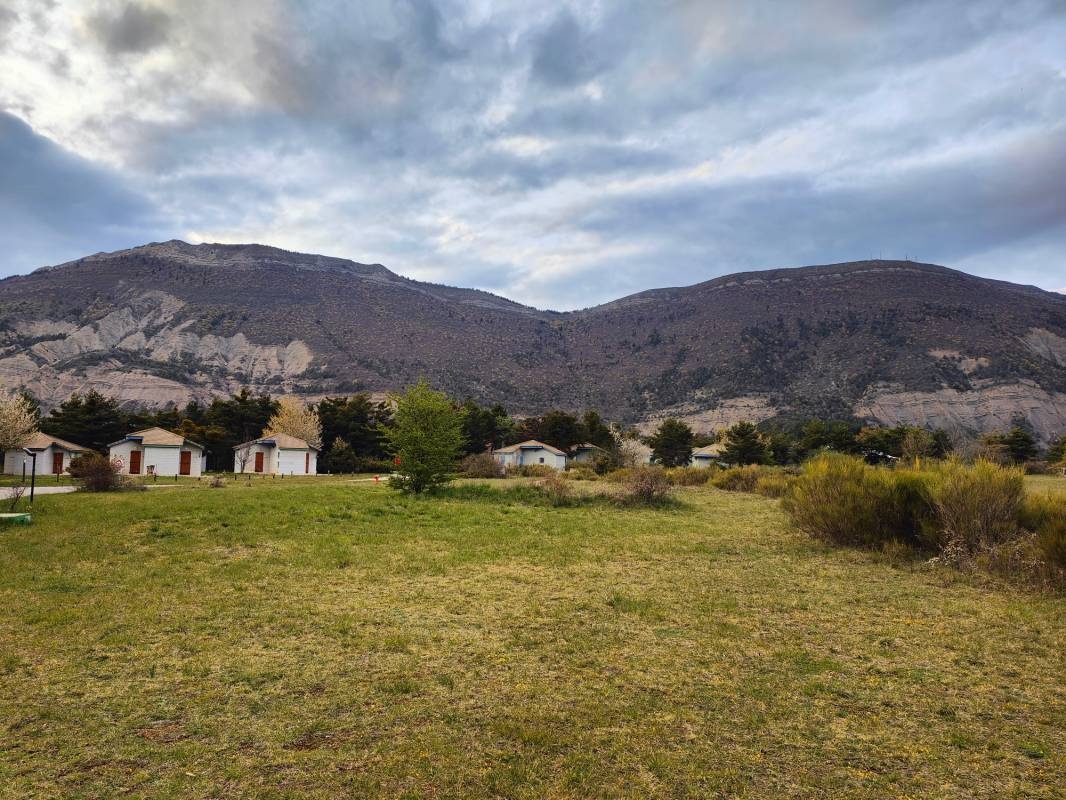Camping du Chevalet — Camping Site in Aspres-sur-Buëch / Provence-Alpes-Côte d'Azur