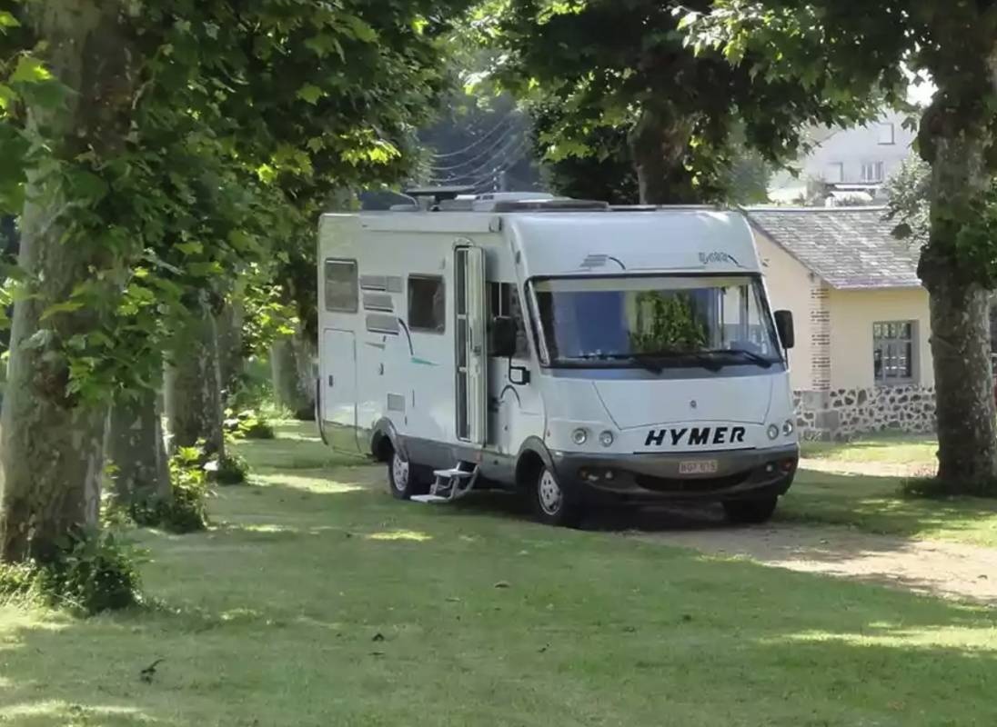 Camping Le Cheyenne *** — Camping Site in Châteauneuf-la-Forêt 