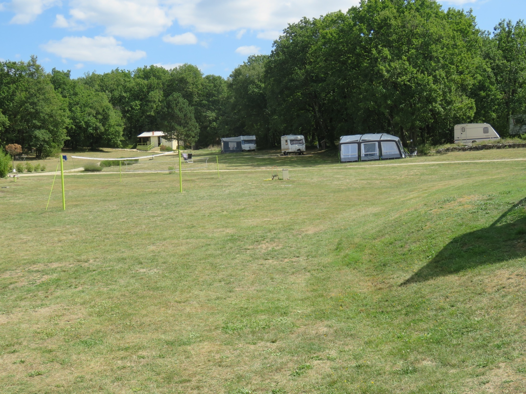 Domaine Naturiste Le Clos Barrat *** (Naturisten Camping) — Місце для кемпінгу in Sérignac