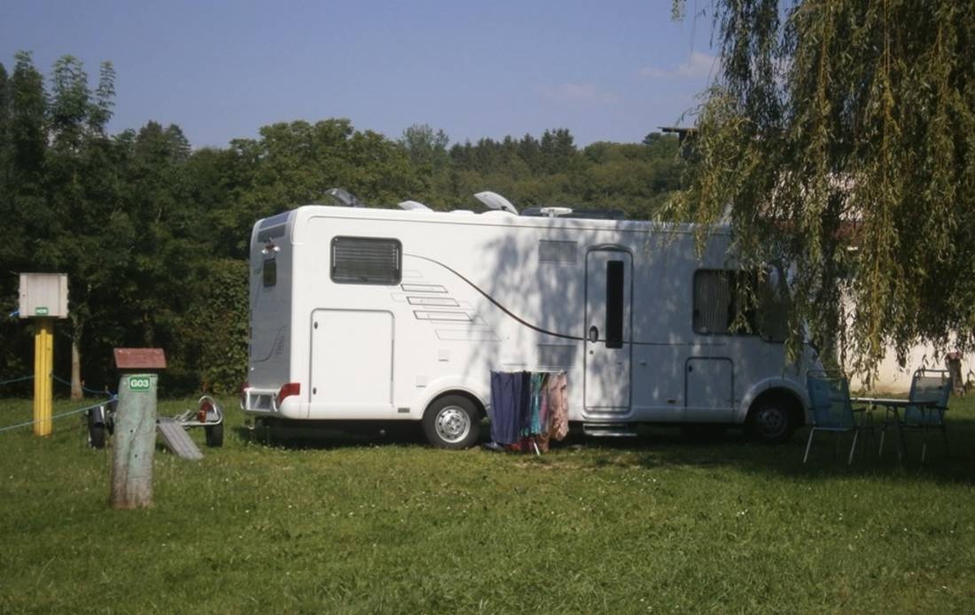 Camping Lac Vert Plage *** — Campingplats in Doulcon