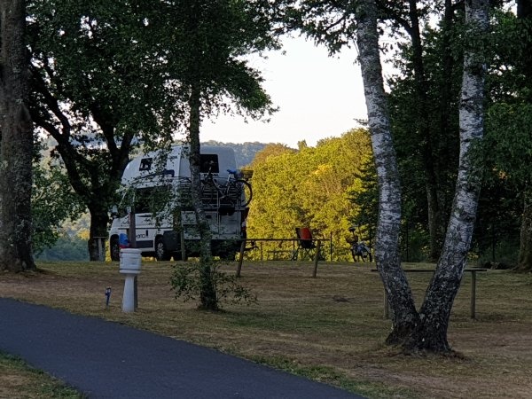 Camping La Plage *** — Kemp in Treignac 