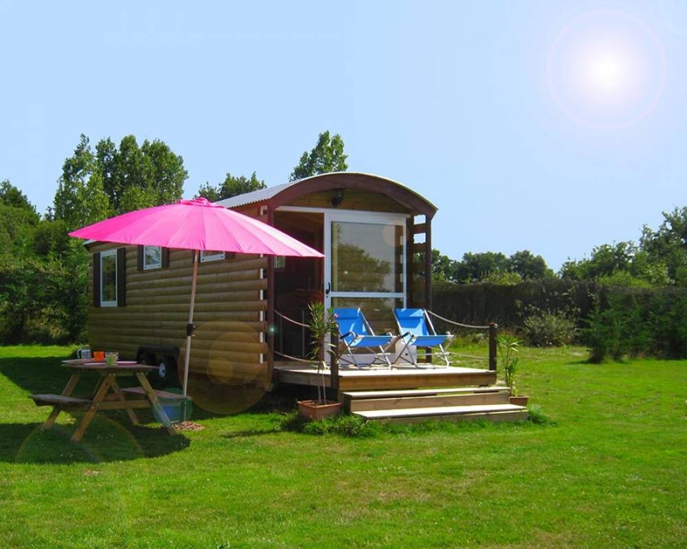 The naturist farm Oliverie — Campingplats in Saurais